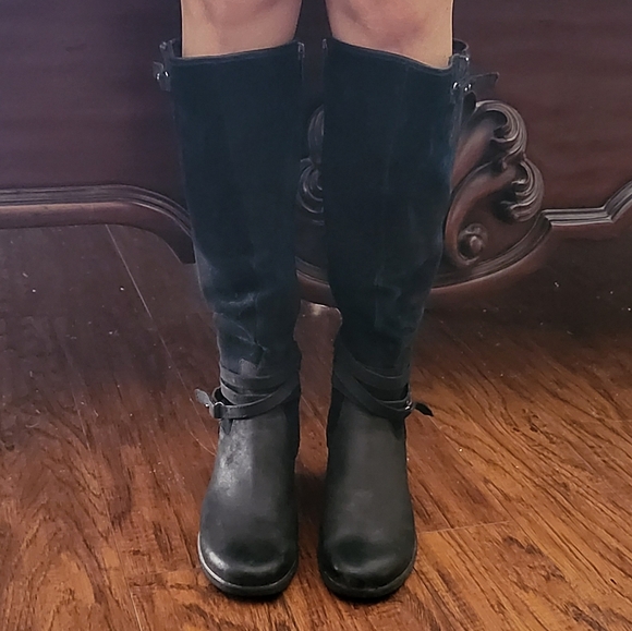 UGG Tall Wedge Leslie Black Boot Size 8 - Picture 3 of 9